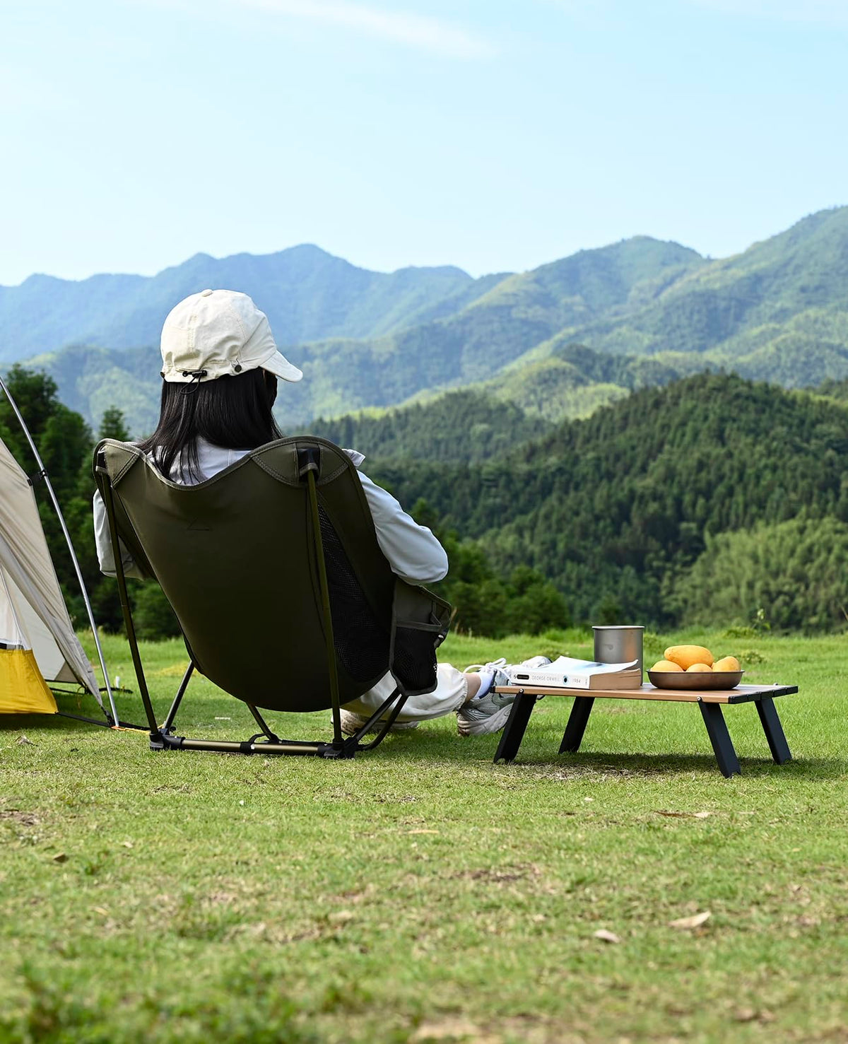 Ultralight Compact Mini Folding Table M3686